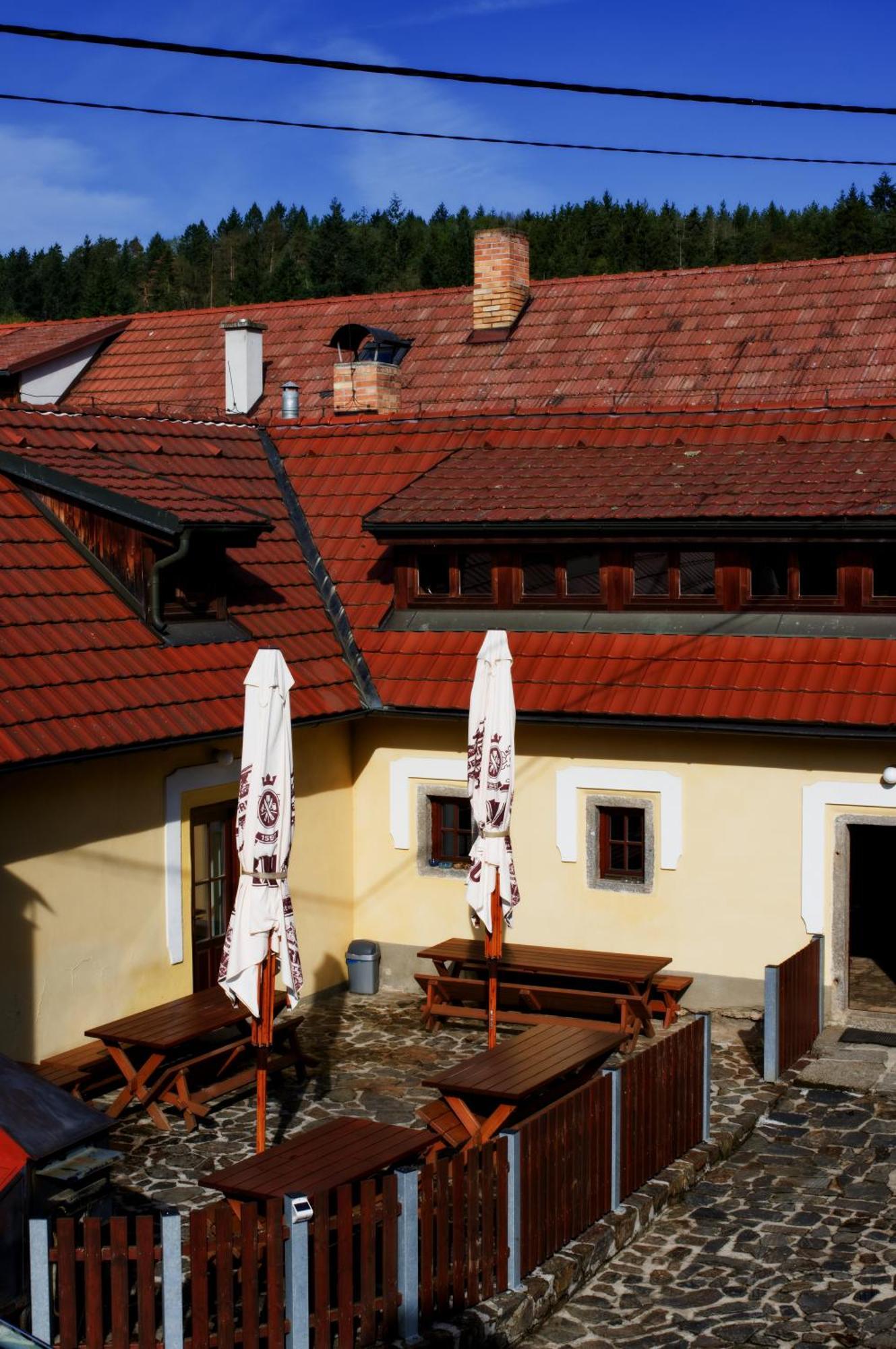Mlyn Kamenice Klucenice Exterior photo